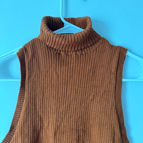 Forever21 Asymmetrical Ribbed Top - Picture 3 of 6